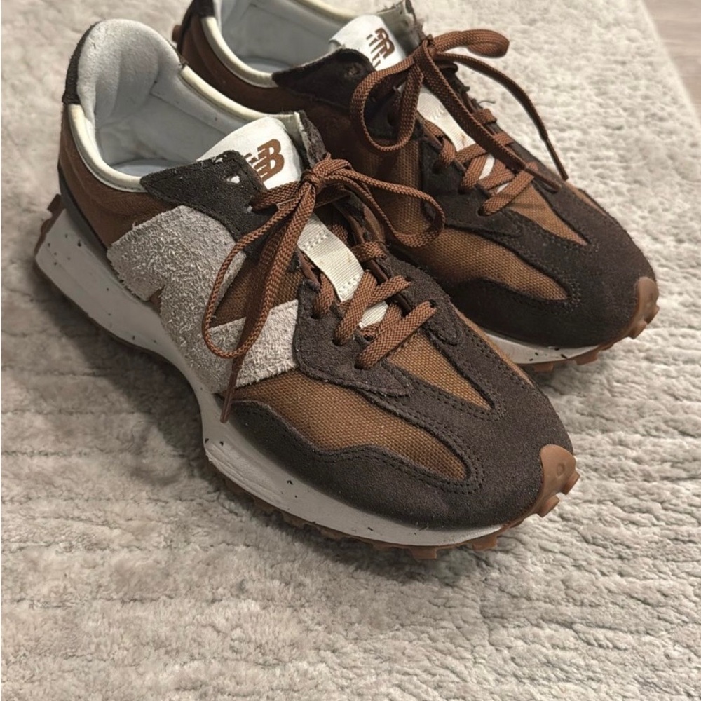 New Balance 327 white and Brown Athletic Shoes